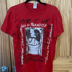 Pour it up, Lost in Paradise, Rhianna Tour